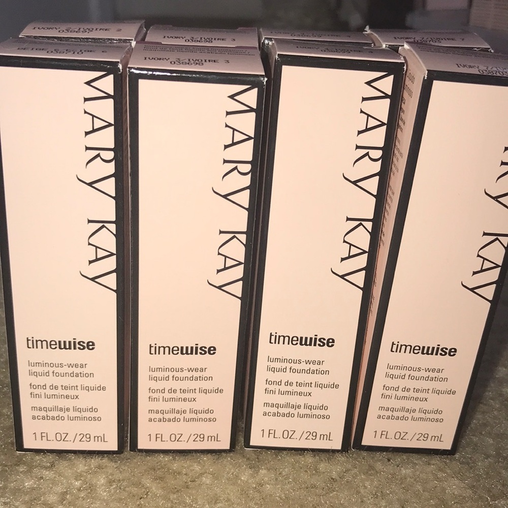 Mary Kay Luminous-Wear Liquid Foundation Norm/Dry